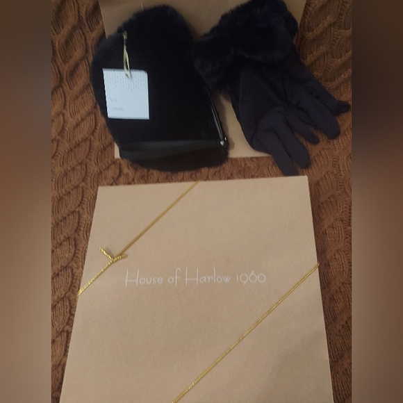 House of Harlow Faux Fur Fingerless  Gloves/Mittens Tech Gloves Wristlet Bag NIB - Picture 5 of 16